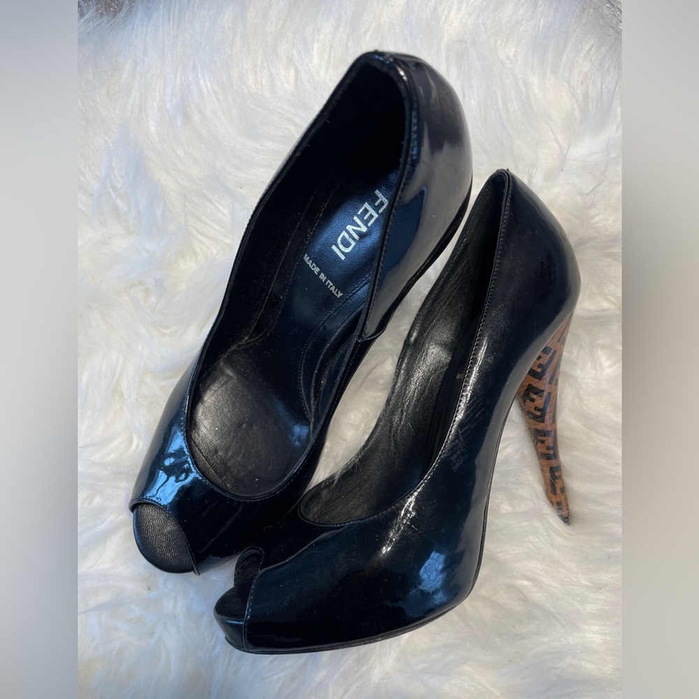 Fendi high heels shoes open from the front size